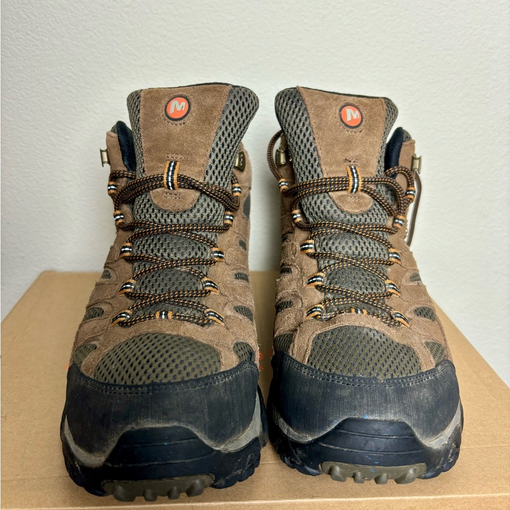 Merrell Men's Moab 2 Mid Waterproof Hiking Boot Size 10.5 Pre Owned Earth Brown